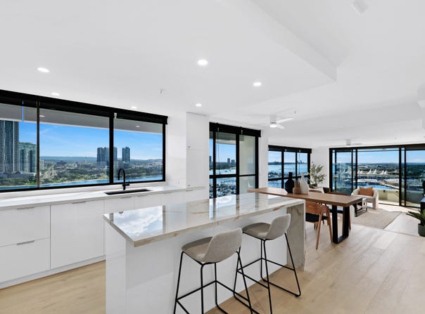 30/14 Macarthur Parade, Main Beach, Qld 4217