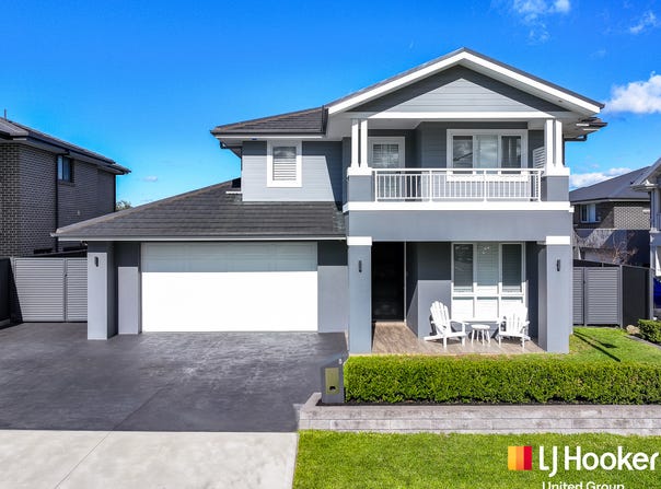 8 Grandstand Loop, Oran Park, NSW 2570