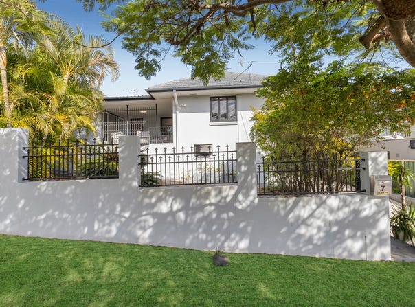 7 Rolle Street, Holland Park West, Qld 4121