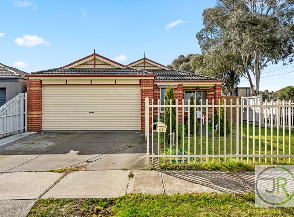 47 Calais Circuit, Cranbourne West, Vic 3977