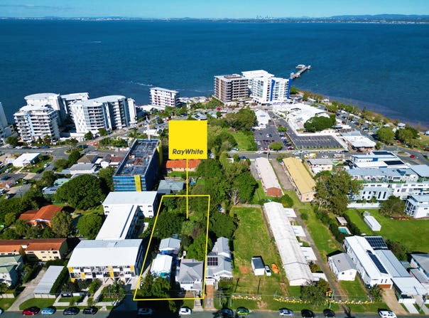 17 & 19 Alfred Street, Woody Point, Qld 4019