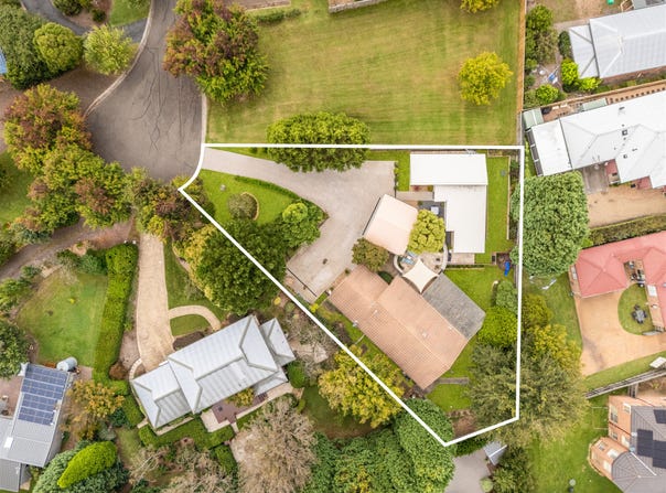 10 Pyrus Place, Bowral, NSW 2576