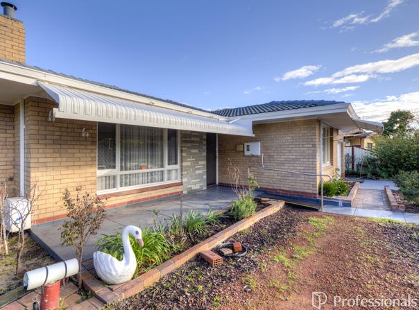 11 Badbury Road, Armadale, WA 6112