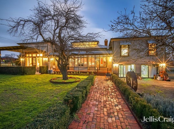 2 Dundas Place, Miners Rest, Vic 3352