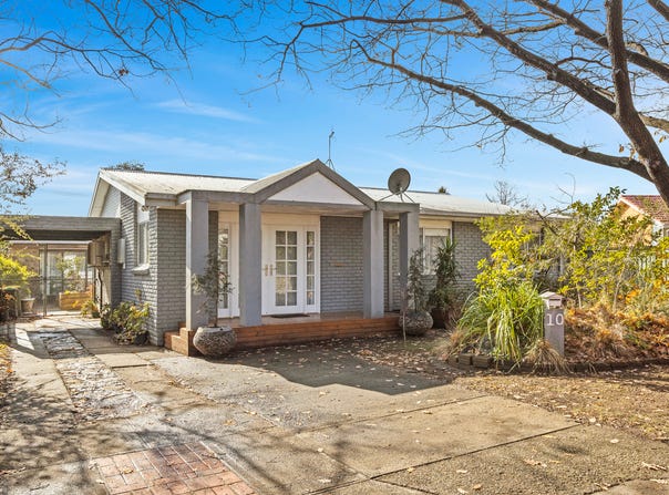 10 Dickinson Street, Watson, ACT 2602