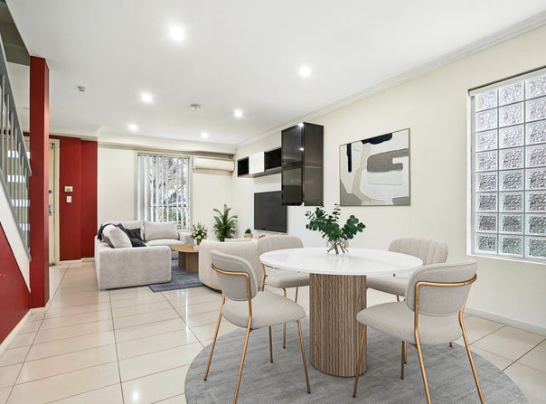 3/8 Carhullen Street, Merrylands, NSW 2160