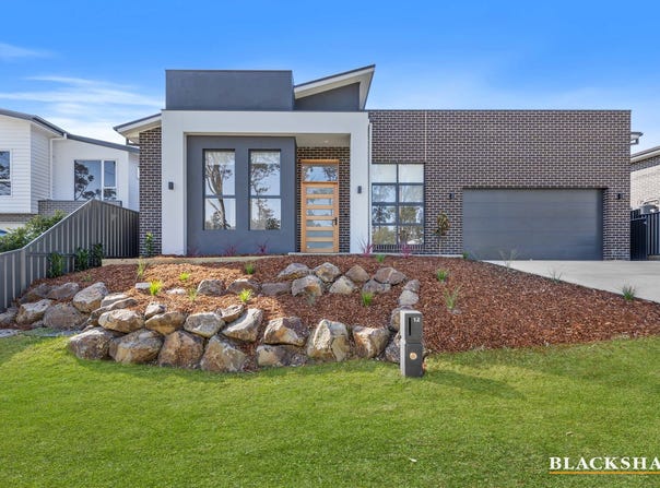 12 Throsby Crescent, Sunshine Bay, NSW 2536