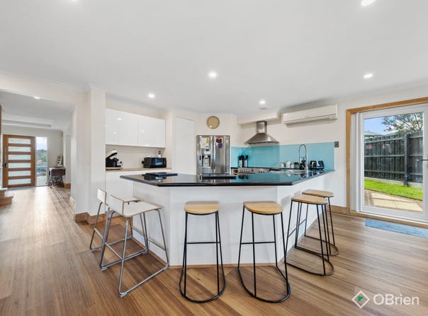 8 Norford Court, Cranbourne North, Vic 3977