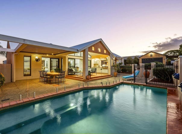 4 Cathedral Street, Bridgeman Downs, Qld 4035