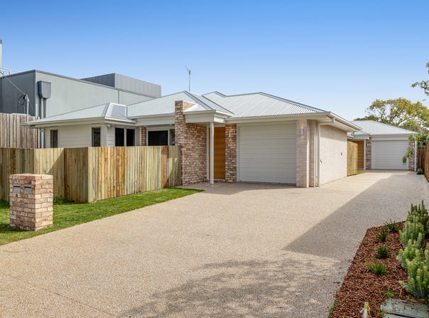 1 & 2/71 Hillview Avenue, Newtown, Qld 4350
