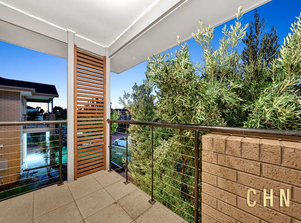 17 Maritime Circuit, Sanctuary Lakes, Vic 3030