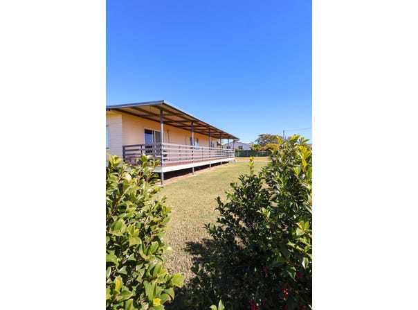 129 Quintin Street, Roma, Qld 4455