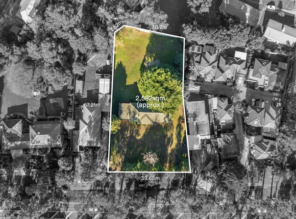 806 Mt Dandenong Road, Montrose, Vic 3765