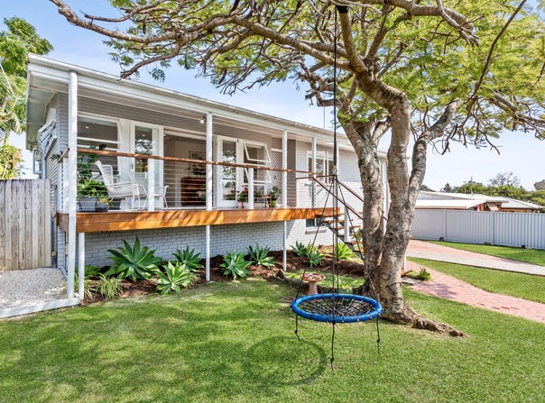 60 Muir Street, Labrador, Qld 4215