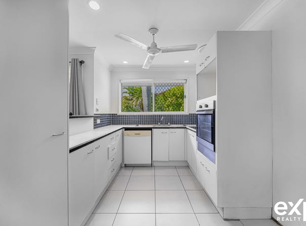 111/97 Edmund Rice Drive, Southport, Qld 4215