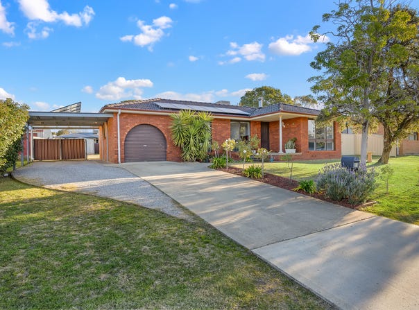 11 Harrier Parade, Tamworth, NSW 2340