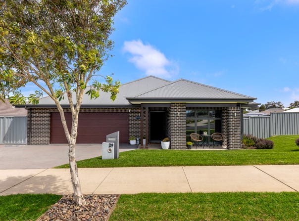 29 Alata Crescent, South Nowra, NSW 2541