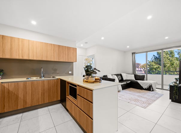 7/908 Logan Road, Holland Park West, Qld 4121