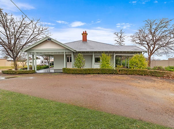 28-30 Ballarat Road, Hamilton, Vic 3300