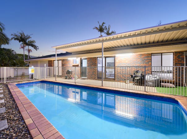 9 Whitian Drive, Carrara, Qld 4211