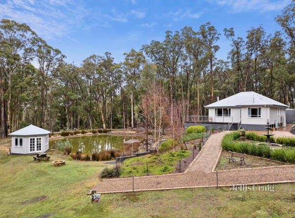 30 Whitegum Drive, Wheatsheaf, Vic 3461