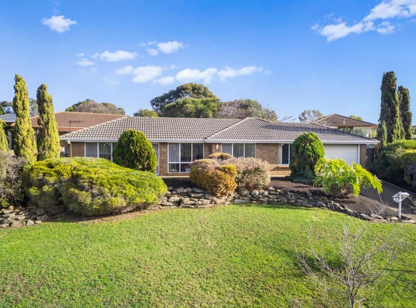17 Doulton Drive, Trott Park, SA 5158