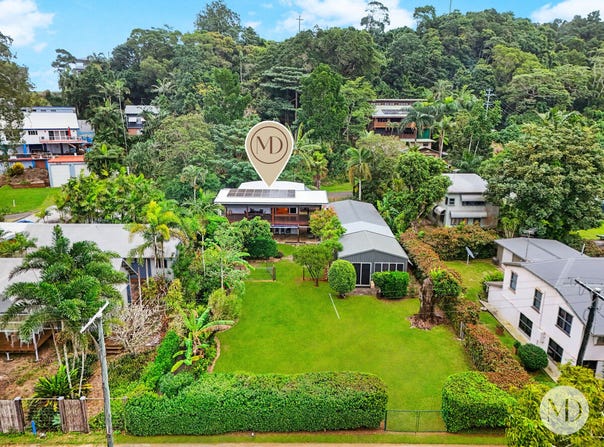 8 Ann Street, Flying Fish Point, Qld 4860