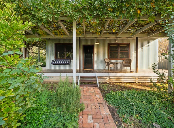 26 Williamson Street, Dookie, Vic 3646