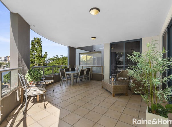 304/21 Patrick Lane, Toowong, Qld 4066