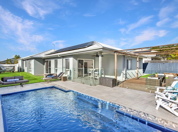 4 Mayfair Crescent, Baringa, Qld 4551