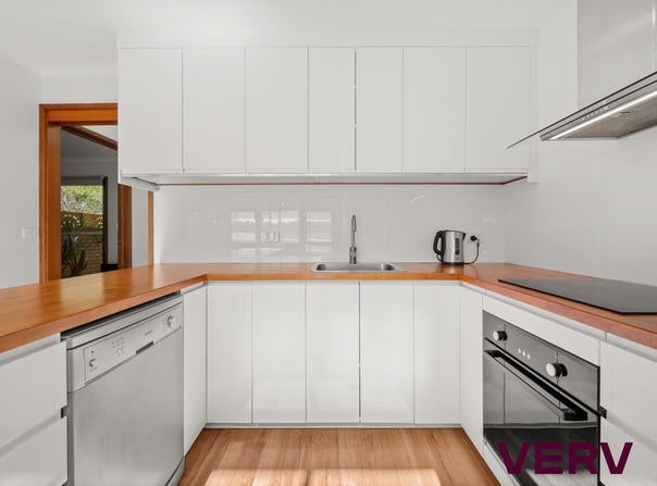 62 Barnet Close, Phillip, ACT 2606
