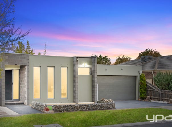 8 Beacon Avenue, Point Cook, Vic 3030