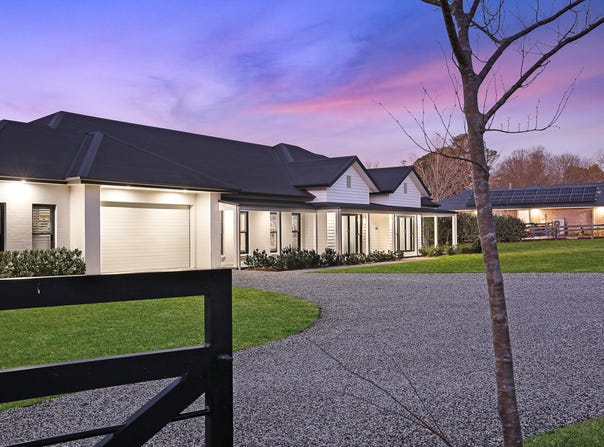 2 Challoner Rise, Renwick, NSW 2575