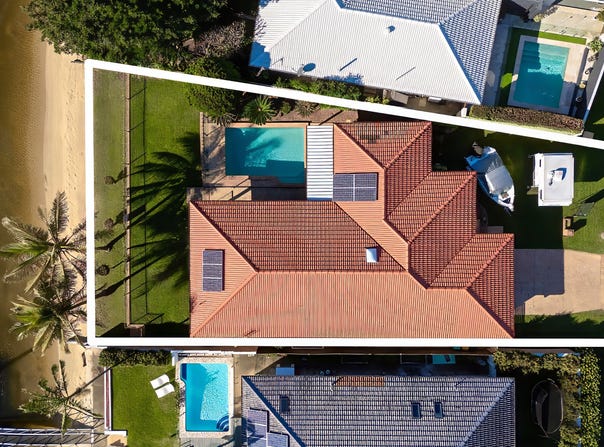 16 Weatherly Avenue, Mermaid Waters, Qld 4218