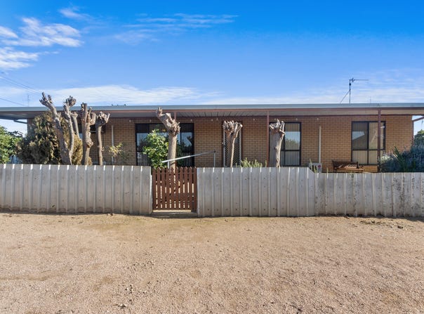33 Clara Street, Wallaroo, SA 5556