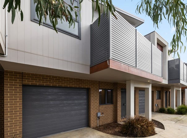 5 Travis Close, Lilydale, Vic 3140
