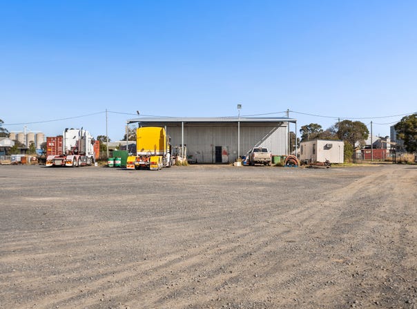 3 Ross Street, Oakey, Qld 4401