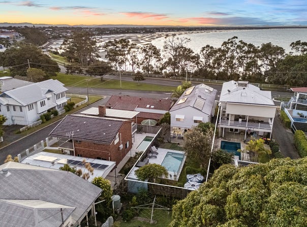 10 Signal Row, Shorncliffe, Qld 4017