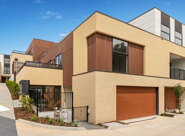 18 Sheoak Crescent, Doncaster East, Vic 3109