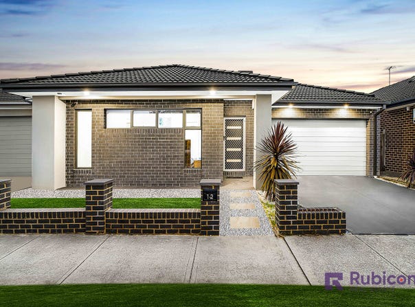 12 Puckle Avenue, Mickleham, Vic 3064