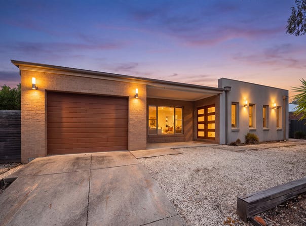 2B Broad Parade, Spring Gully, Vic 3550