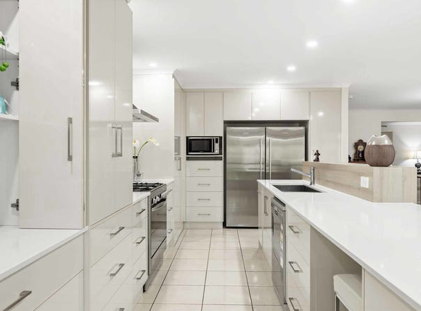 3 Keats Court, Westbrook, Qld 4350