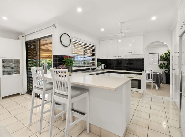 8 Bass Ave, Molendinar, Qld 4214