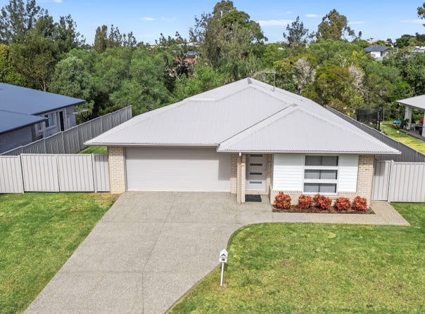 21 Kensington Drive, Southside, Qld 4570