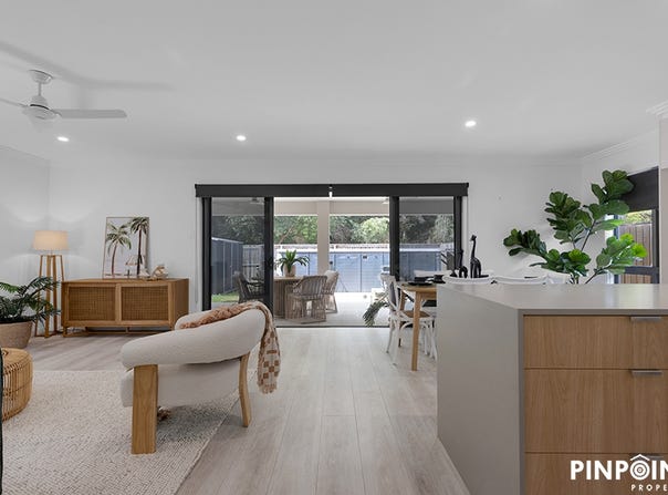 20 Retreat Way, Shoal Point, Qld 4750