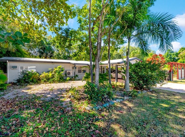 28 Caribbean Street, Holloways Beach, Qld 4878
