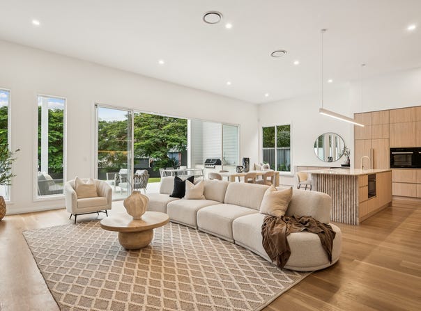 60 Melbourne Avenue, Camp Hill, Qld 4152