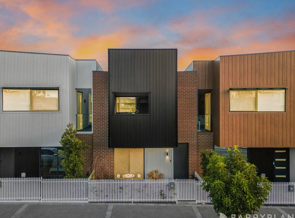 12 Stroud Road, Officer, Vic 3809