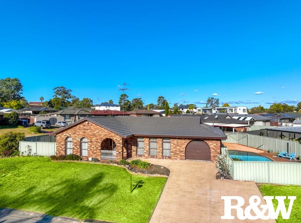 1 Tulip Place, St Clair, NSW 2759