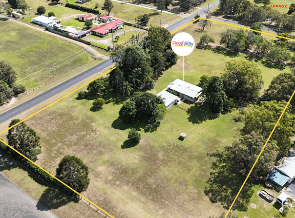 15 Paradise Lane, Branyan, Qld 4670